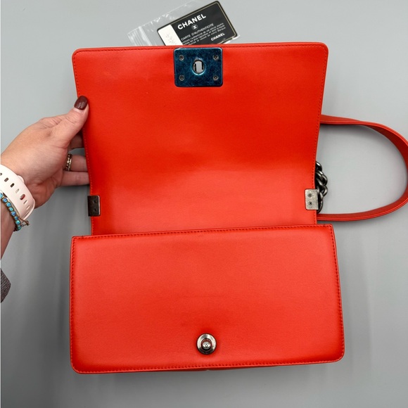 ❤️‍🔥CORAL CHANEL❤️‍🔥Chevron Medium boy bag - Picture 12 of 15